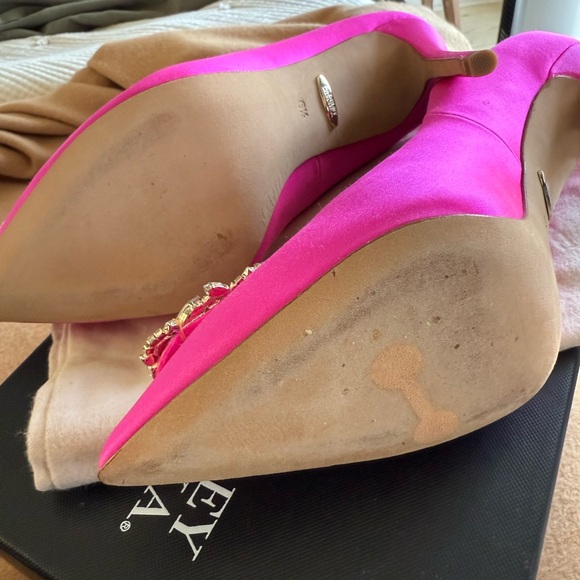 Badgley Mischka Cher Crystal Embellished Brooch Satin Pump Heels in Hot Pink - Picture 10 of 11